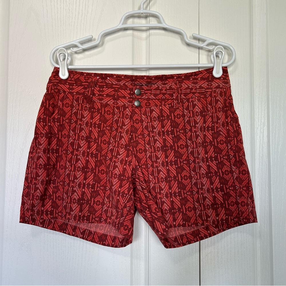 Columbia Nylon Omni-Shield Women’s Shorts Size 8 Trail Aztec Patterned